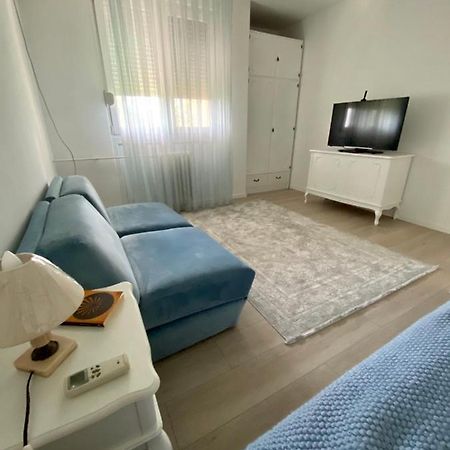 Crystal Rose - Center Apartment Skopje Bagian luar foto