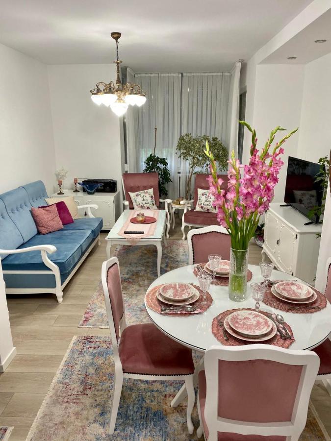 Crystal Rose - Center Apartment Skopje Bagian luar foto